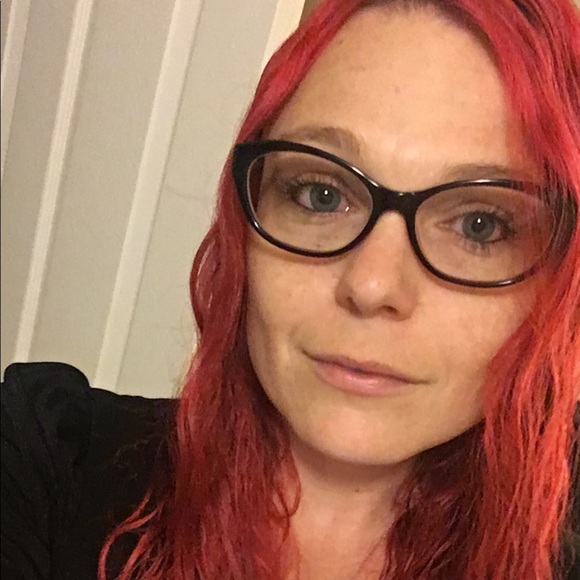 Meet your Posher, Elizabeth - Picture 2 of 3